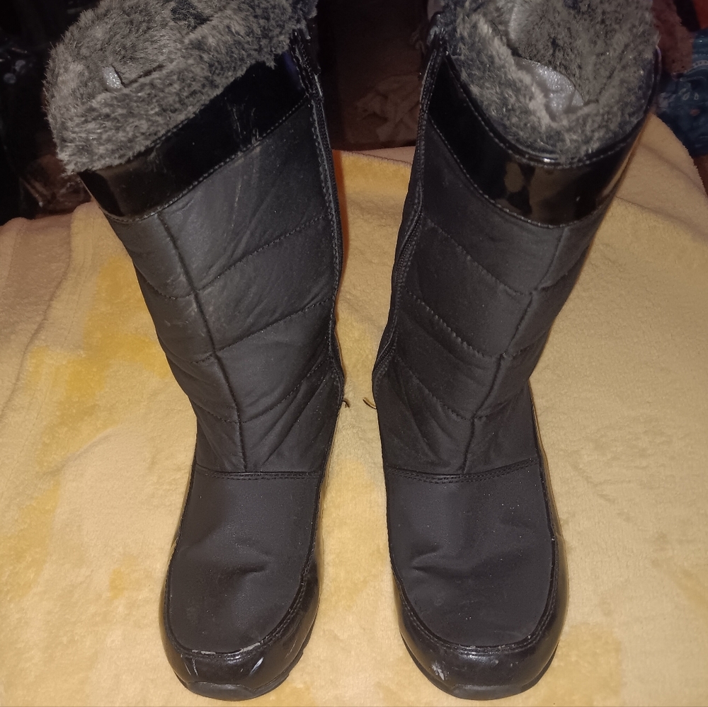 Women's size 8.5, Agatha winter boots